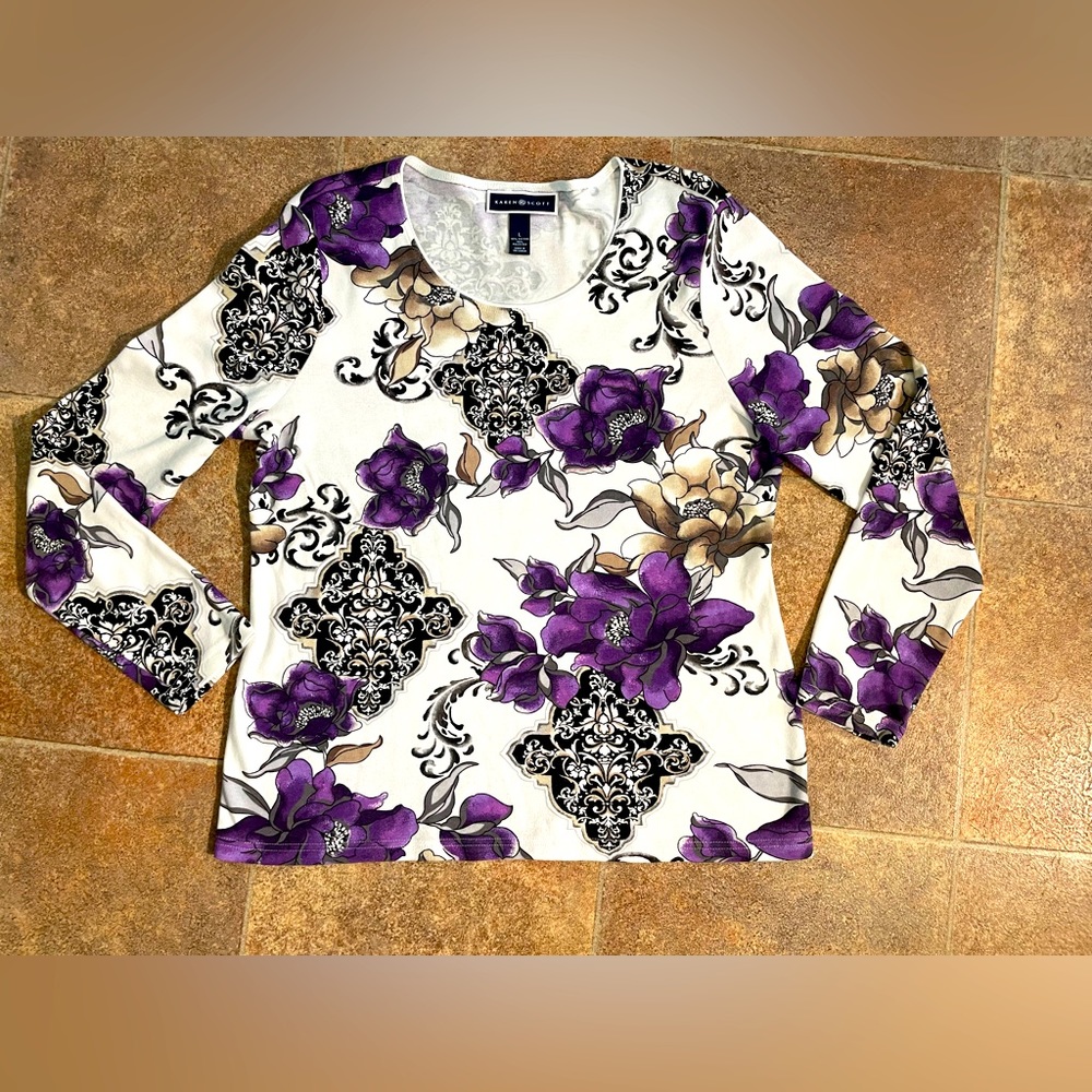 Karen Scott 3/4" sleeved heavy t-shirt.
